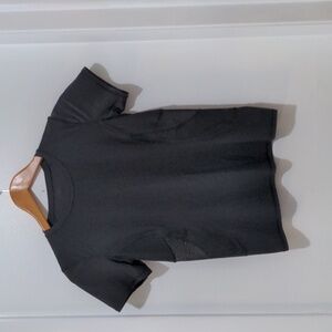 EUC Lululemon Sculpt Shirt